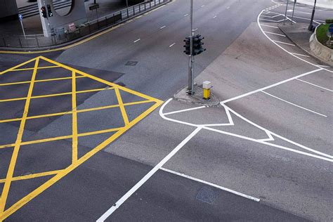 uk yellow box junction rules|stopping in yellow box junction.